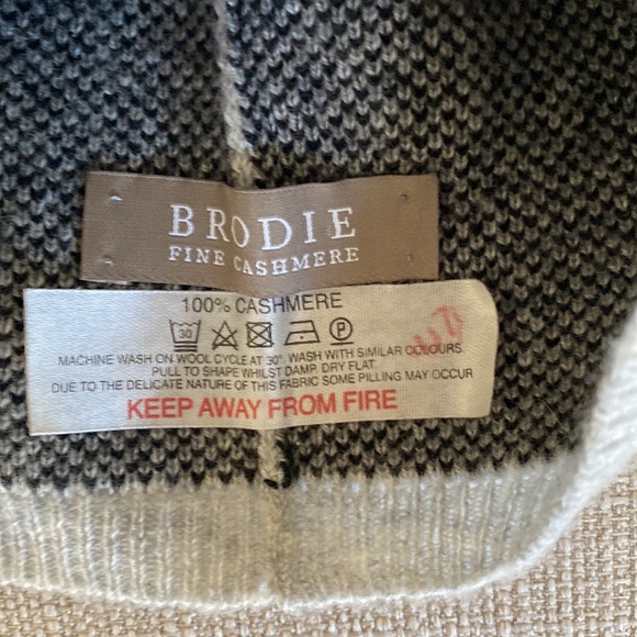 Brodie CASHMERE Beanie Leopard Camouflage Grey Black Winter Snow Hat Camo - Picture 3 of 5